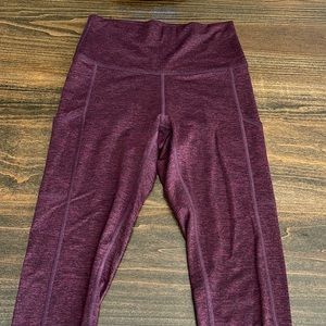 Aerie chill play move legging in size medium (maroon).